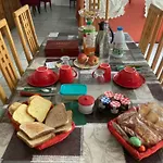 L'escapade De Jos , Et Table D'hote 蓬德萨拉尔